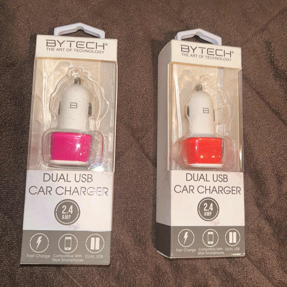NEW IN BOX - 2.4 AMP DUAL USB CAR CHARGER (TWO!!) PINK AND RED - BYTECH